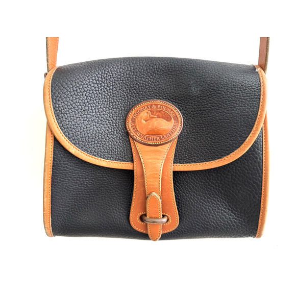 Dooney & Bourke Essex Shoulder Bag Vintage All Weather Leather Classic Black Tan - Picture 2 of 16